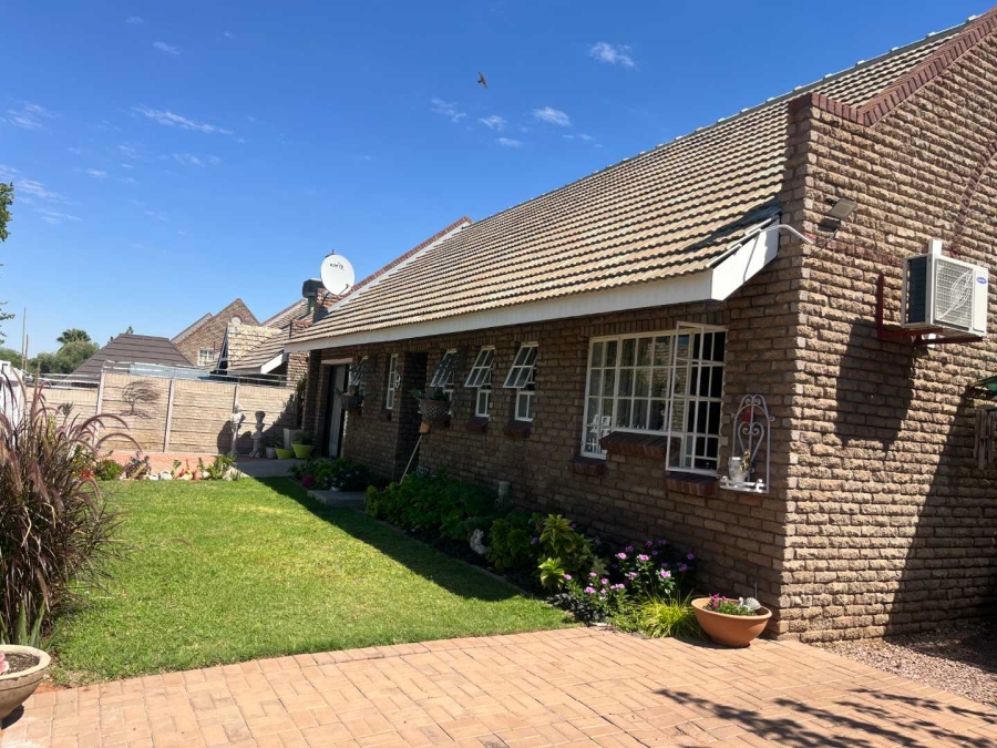 2 Bedroom Property for Sale in Die Rand Northern Cape